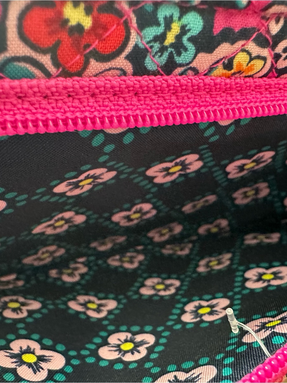 Deluxe Edition Vera Bradley Kaleidoscope RFID Wristlet Crossbody - Picture 9 of 14